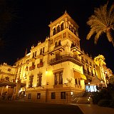 16  5 gwiazdkowy hotel Alfonso XIII .noc 420 Euro +Vat.wsrod gosci wychodzacych bylo slychac czesto jezyk rosyjski
